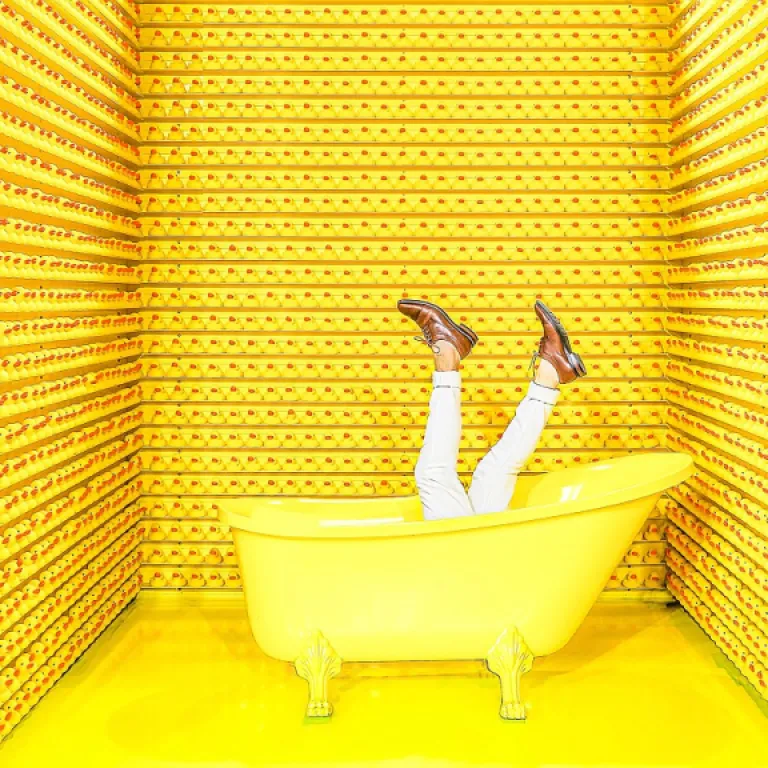 How to foster continuous improvement in AI governance for HR innovation